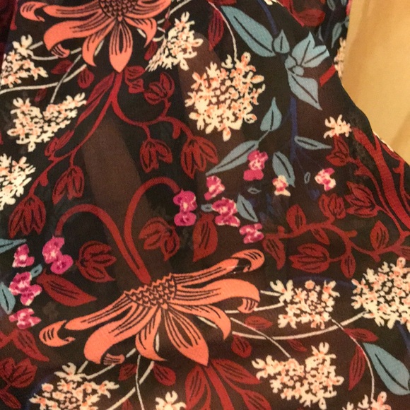 Floral Red Blouse - Picture 7 of 7